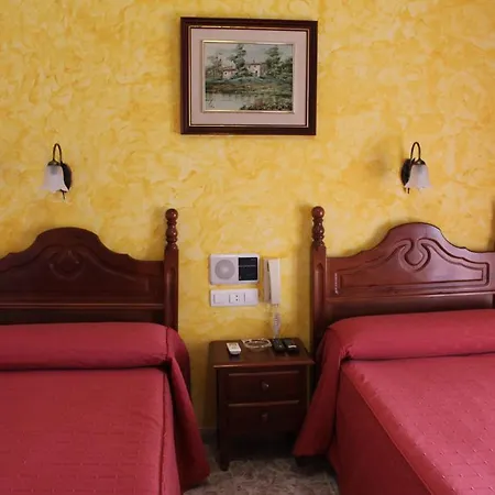 מלון Dona Carmen רונדה