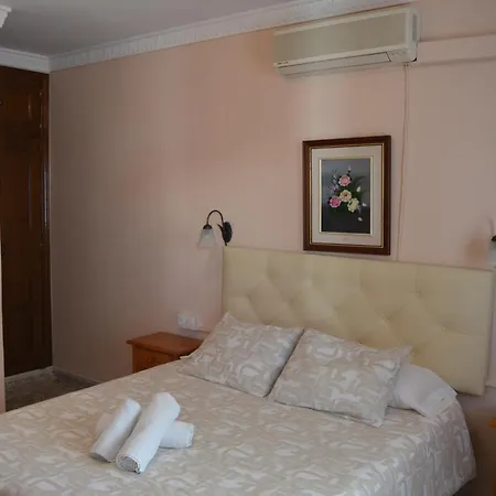 Doña Carmen Hotel *