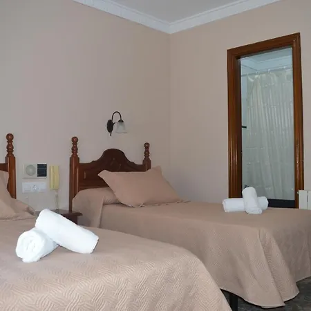 מלון Dona Carmen *